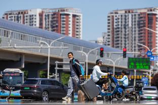 刘军帅：杜加利奇缺阵确实对我们帮助很大，我们守住了宝贵3分